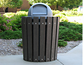 Hubert 42 Gal Black Plastic Trash Receptacle - 26L x 20W x 40H